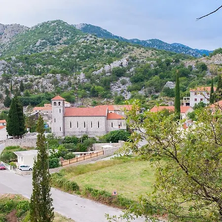 Betty Dubrovnik